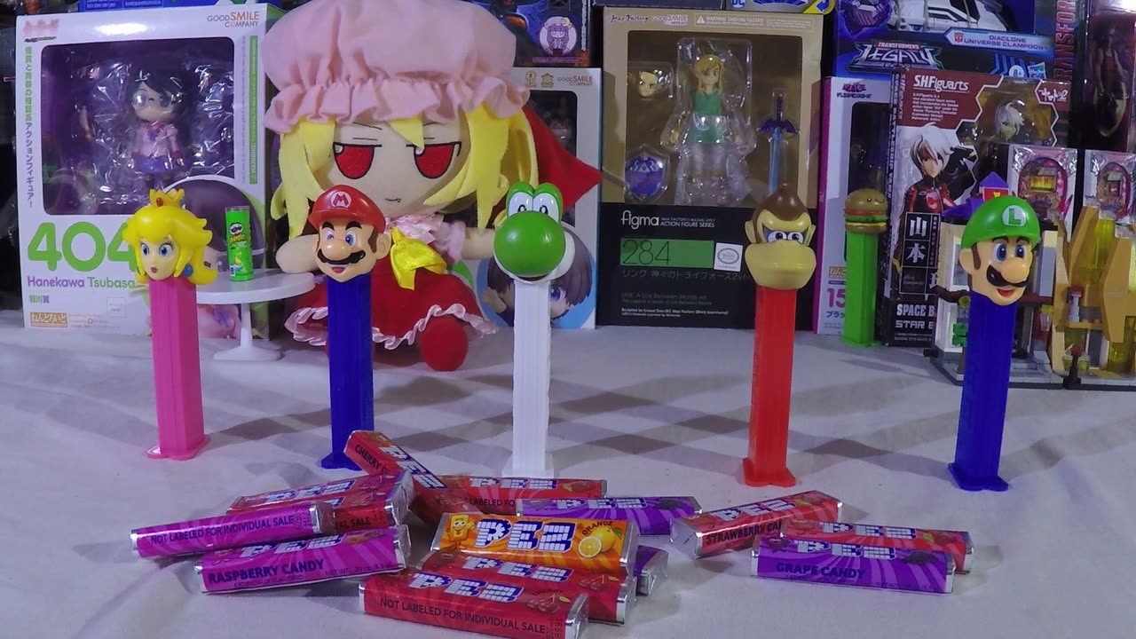 PEZ Nintendo dispenser opening
