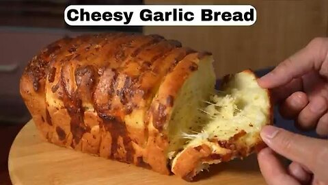 The Most Addictive Cheesy Garlic Pull-Apart Bread Ever! Garlic Bread! YUMMY