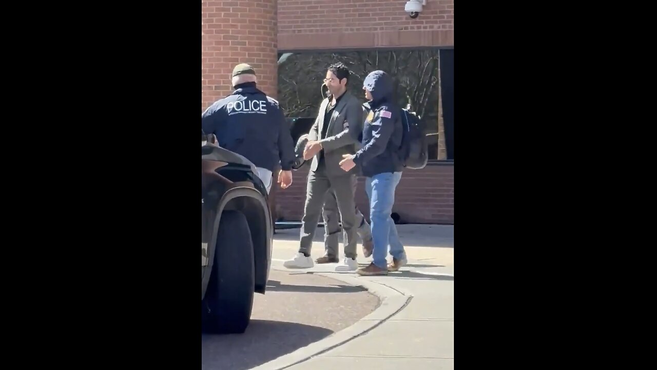 HSI AGENTS ARREST👮♂️🚶🏻🚨🛃📸GREEN CARD HOLDER PALESTINIAN STUDENT🪪🛂🏫💫