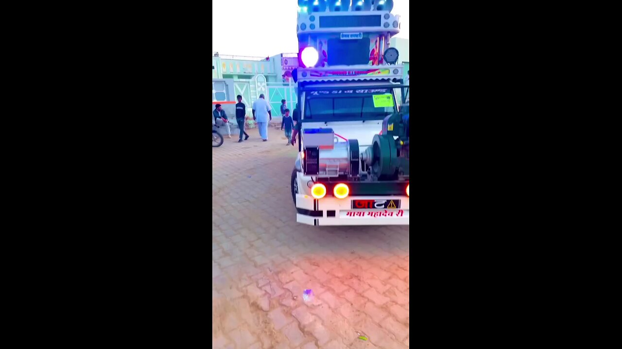 lagawelu jab tu lipistic Pawan Singh ka Bhojpuri song