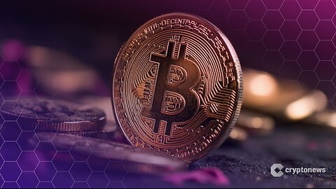 Analyst Says Bitcoin Faces Tough Path as Long-Term Holders Keep Selling