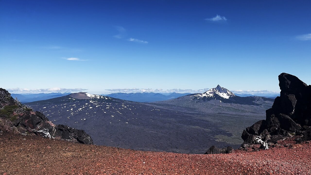 (4K UHD) HIKING HIGHLIGHTS - Panoramic Mountain Views @ Black Crater Summit Three Sisters Wilderness
