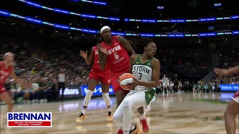 🤕 Nneka Ogwumike SHAKEN UP after big hit | Seattle Storm vs Indiana Fever WNBA women's basketball