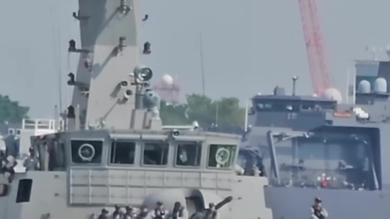 MSRV Protector: Defending Our Everyday & Cultivating Good Auras with the Singapore Navy! πΈπ¬β