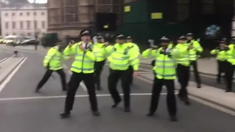 English Police Running From Muslims