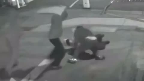 "Teens" knock out a 50-year-old man for a box of pizza in Hermosa Beach, CA