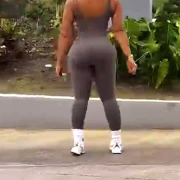 "How to Style Like a Pro 💅":