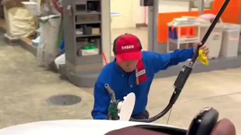 Gas stations in Japan
