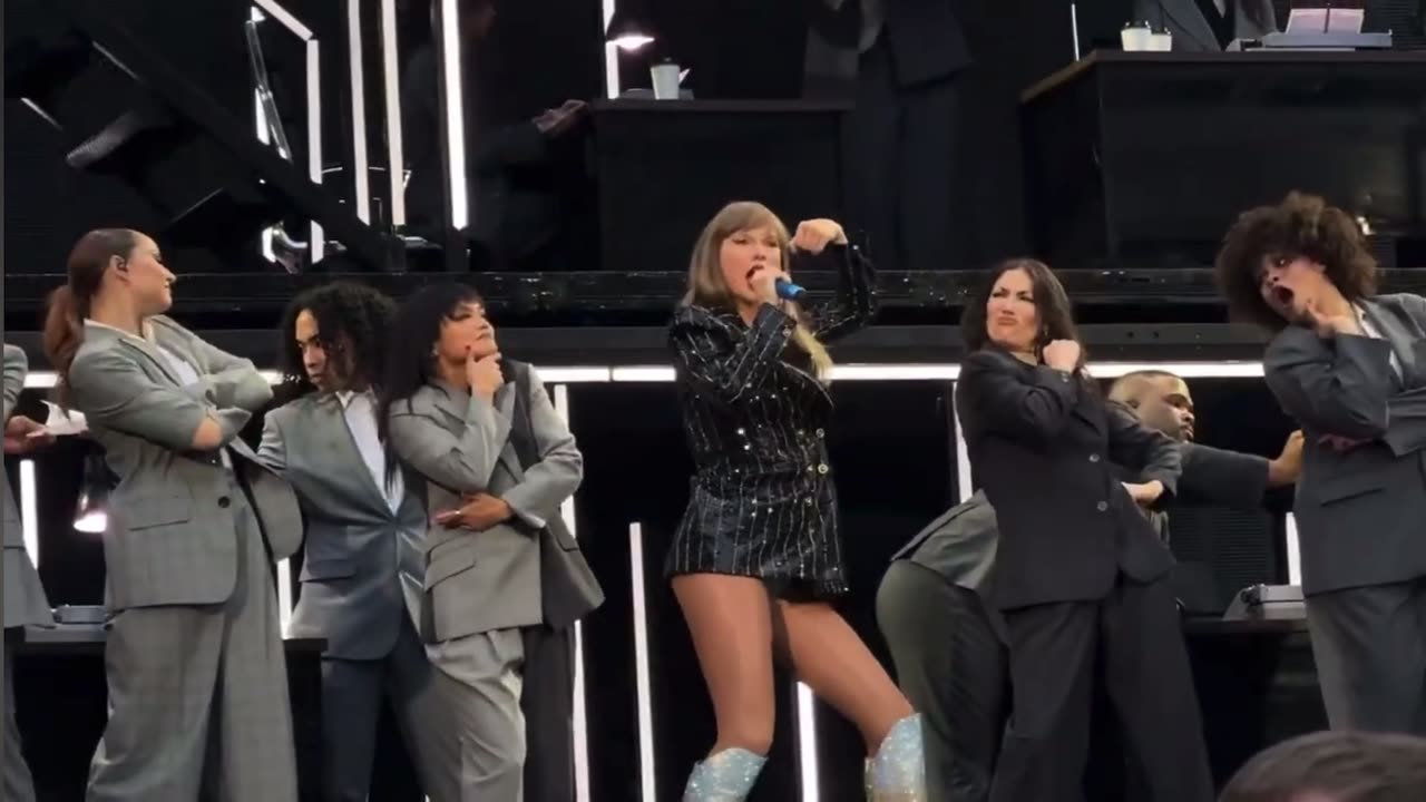 Taylor swift - the man (the eras tour London)