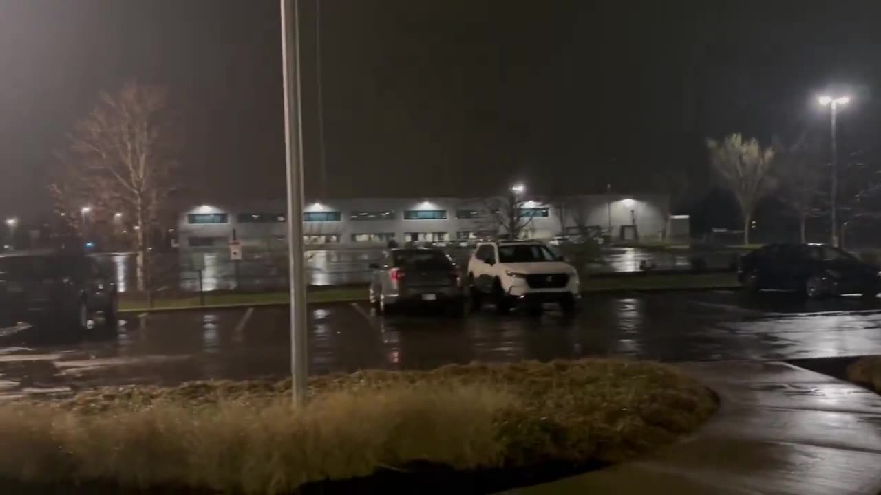 Eyewitnesses are reporting sirens in Indianapolis, Indiana amid tornado-warned