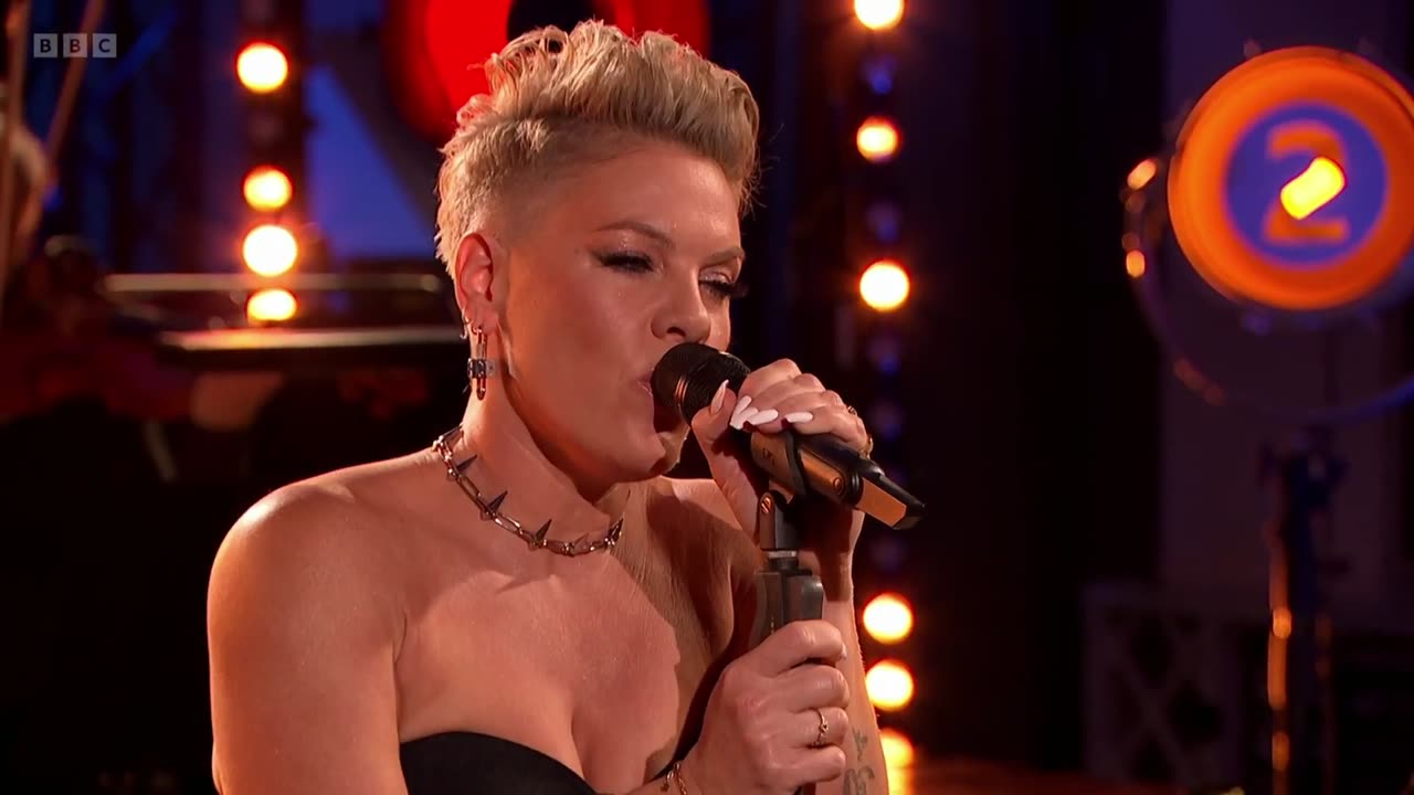 Try - P!nk (live music video)