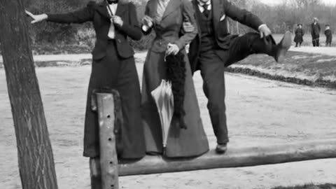 PHOTOS THAT REMIND US THAT WE’VE ALWAYS BEEN LIKE THIS