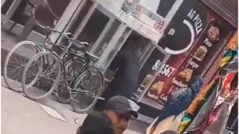 Burqa-Clad Woman Performs Puja in Kanpur Temple—Faith Over Religion Sparks Online Storm!