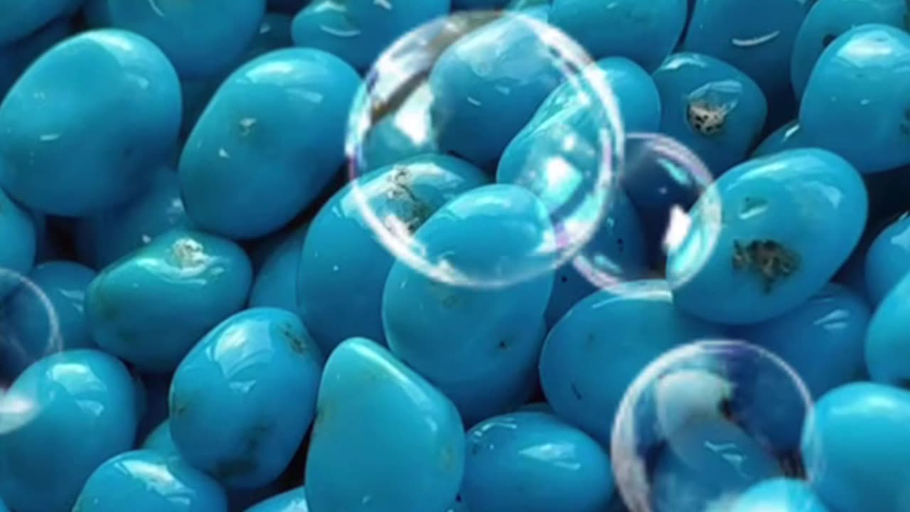 Natural Turquoise High Color Peak At Debut