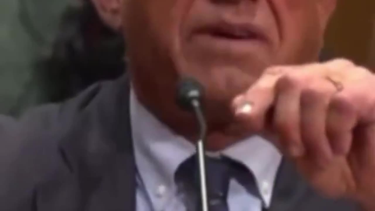 RFK Jr. SLAMS Senator Wyden! ⚡🔥