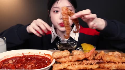 Spicy Chicken Feet & Fried Squid Mukbang ASMR