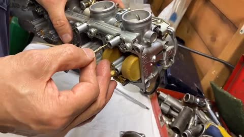Kawasaki Zephyr ZR750C1 🔧 | Carb Cleaning & Reassembly Guide