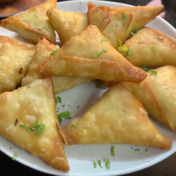 Mini Paneer Samosa Magic! | @London Life