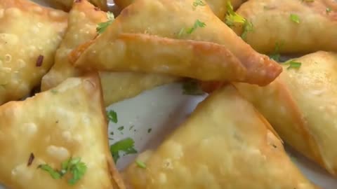 Mini Paneer Samosa Magic! | @London Life