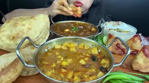 PURI,ALOO_SABZI,CHOLE_BATURE,SAMOSA,GREEN_CHILLI,DAHI_VADA_*ASMR_EATING