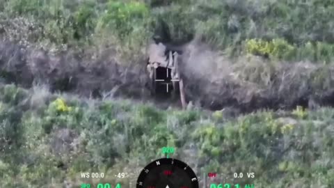 🐝💥 Ukrainian FPV drone visited the occupiers in a dugout on the second line