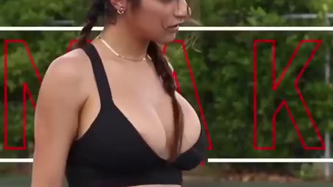 HOT GIRL Video by miakhalifa [13]