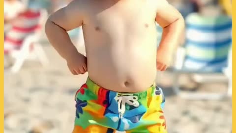 Cute baby!! Looks like my grandbaby at the beach!! 🏖️ 👶💛
