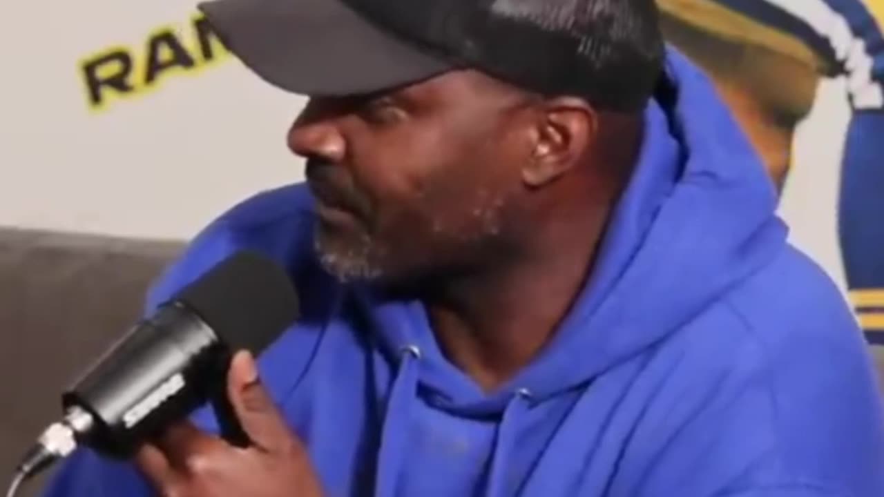 Asante Samuel told the GOAT DEION SANDERS to hold his beer 🍻