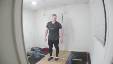 Talk - Indoor platform with a blurry wide angle lens