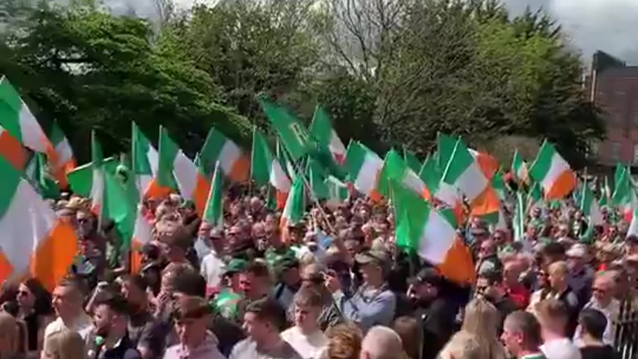 Thousands of Irish patriots gather in Dublin to stand behind McGregor against mass immigration