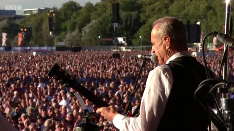 Pictures of Matchstick Men - Status Quo (live)