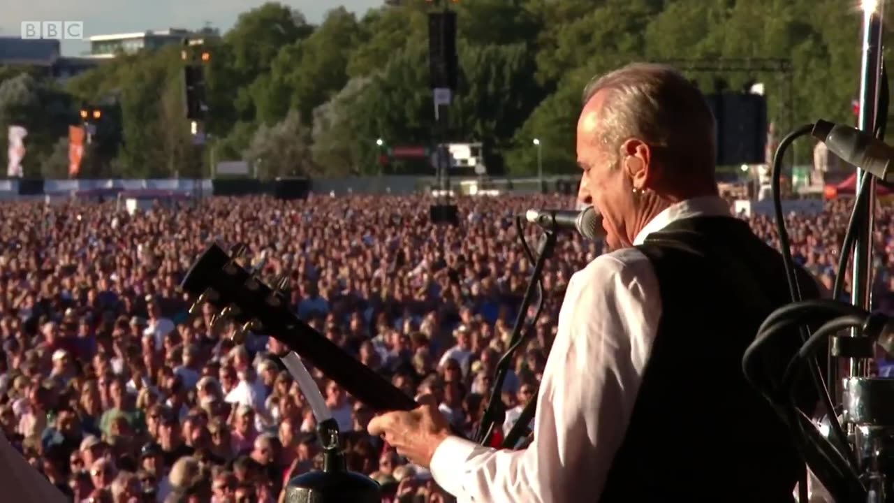Pictures of Matchstick Men - Status Quo (live)