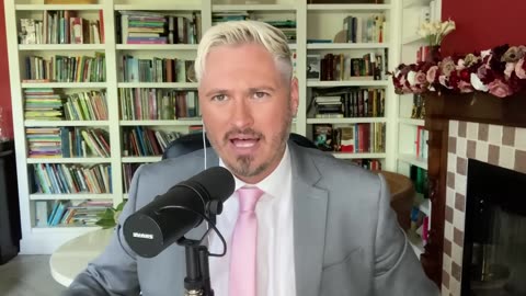 Hundreds Of Experts Say The US Is Turning Fascist _ The Kyle Kulinski Show