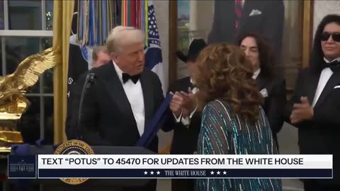 President Trump presents medallions to the 2025 Kennedy Center Honors recipients