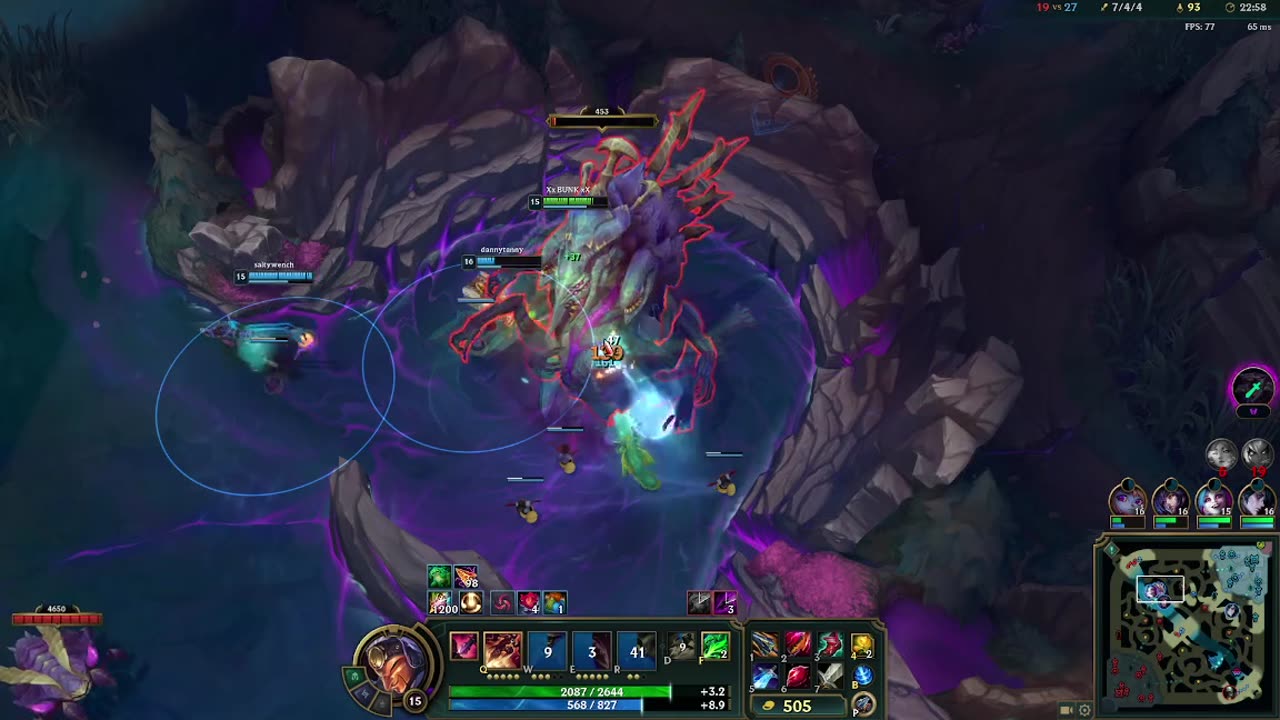 Playing league shaco jungle