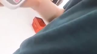 Ein deutscher TikTok-Nutzer fragte sich, wohin die Gegenstände aus dem Roten Kreuz gehen.