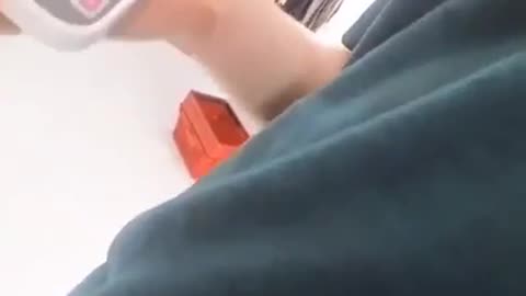 Ein deutscher TikTok-Nutzer fragte sich, wohin die Gegenstände aus dem Roten Kreuz gehen.