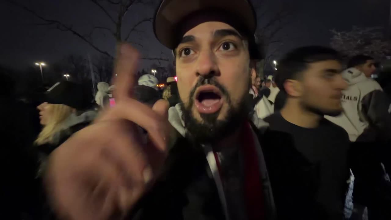 Jewish guy triggers Muslims