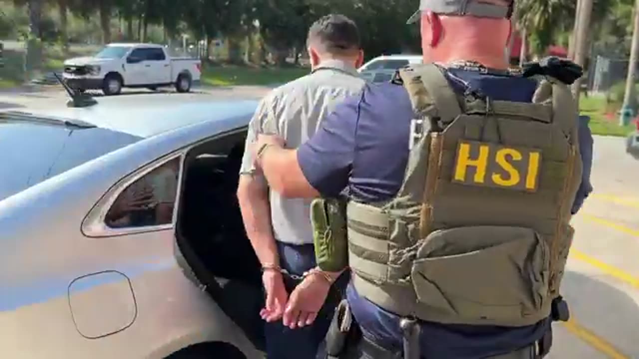 U arratis në Florida ku jetoi nën identitete të rreme, pamje nga arrestimi Kamer Duhanxhiu