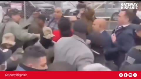 Democrat Congresswoman LaMonica McIver Caught on Camera Assaulting ICE Agent