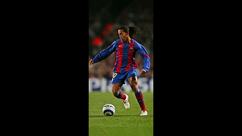 Ronaldinho: 14 Ridiculous Tricks That No One Expected