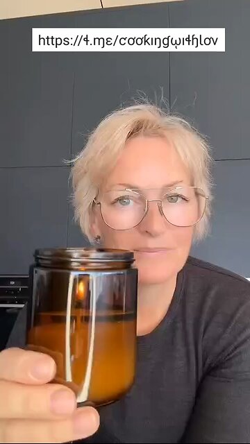 Make A Homemade Candle With Coconut Oil & Essential Oils