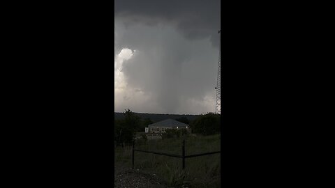 Video: Tornado on the ground southeast of Kempner, Texas