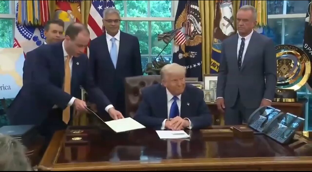 Trump signs EO Banning Dr. Fauci’s Gain of Function experiments