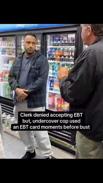 NEW YORK POLICE RAIDS SHOP👮🏻‍♀️🚨🏪👮‍♂️📸STEALING DEBIT CARD PIN CODES🌆📟💳🏪🚓👮💫