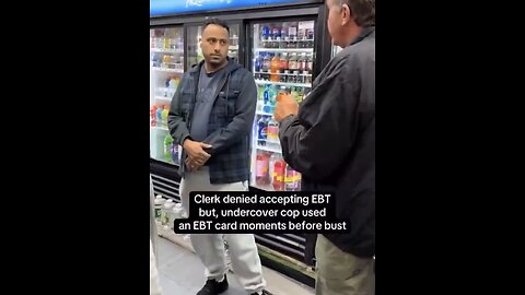 NEW YORK POLICE RAIDS SHOP👮🏻‍♀️🚨🏪👮‍♂️📸STEALING DEBIT CARD PIN CODES🌆📟💳🏪🚓👮💫
