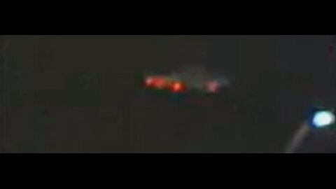 UFO video: “2004.08.19, Phoenix, AZ Footage ..." (AI video analysis by Hive)