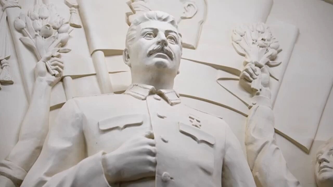 Monument to Soviet dictator Stalin in Moscow metro stirs debate