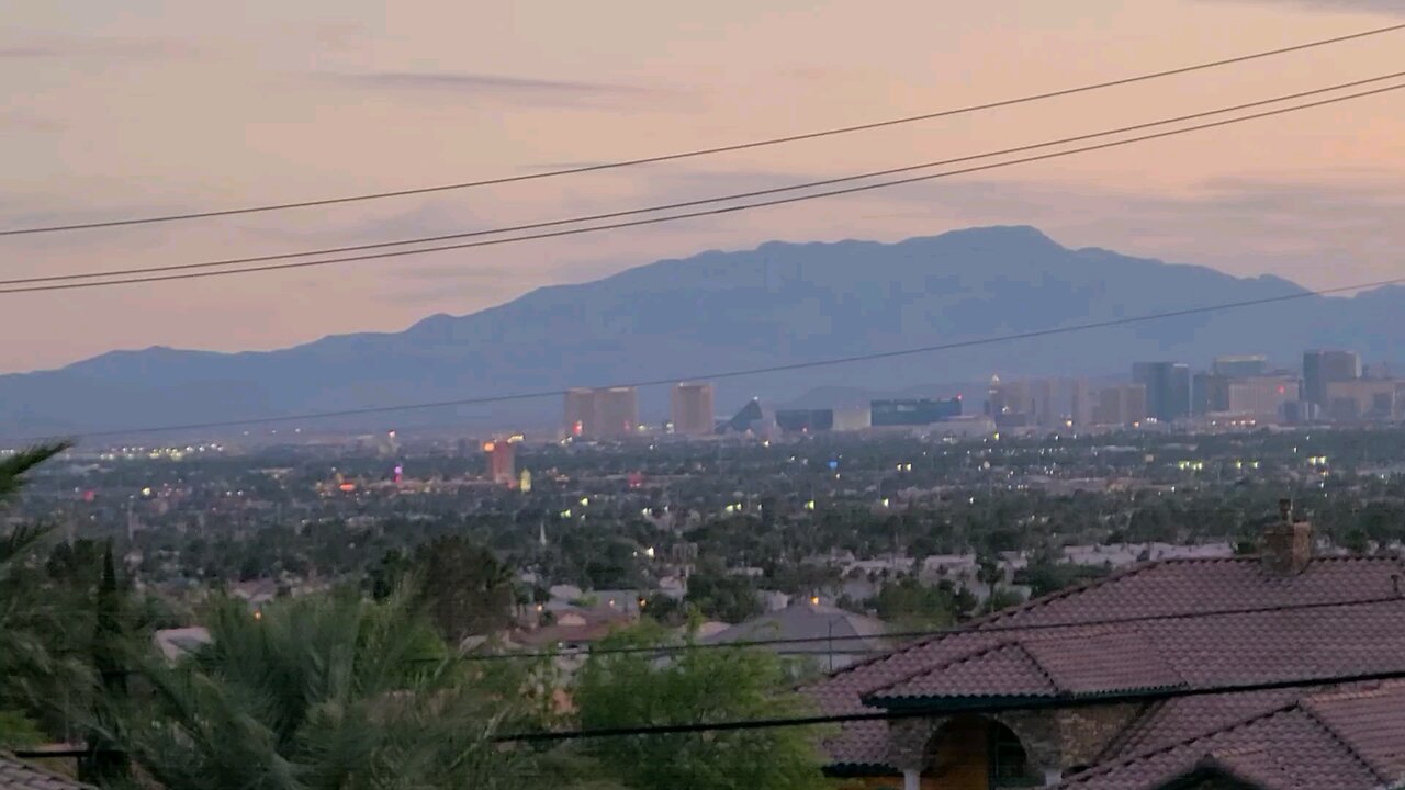 Did you see tonight's Las Vegas sunset? Check THIS out! 05.27.2025 #follow #lasvegas #travel #gaming