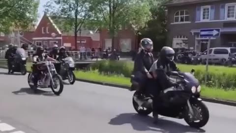 🤯💕 Thousands of Bikers Show Up for a Boy's Last Wish | FeedMyCuriosity